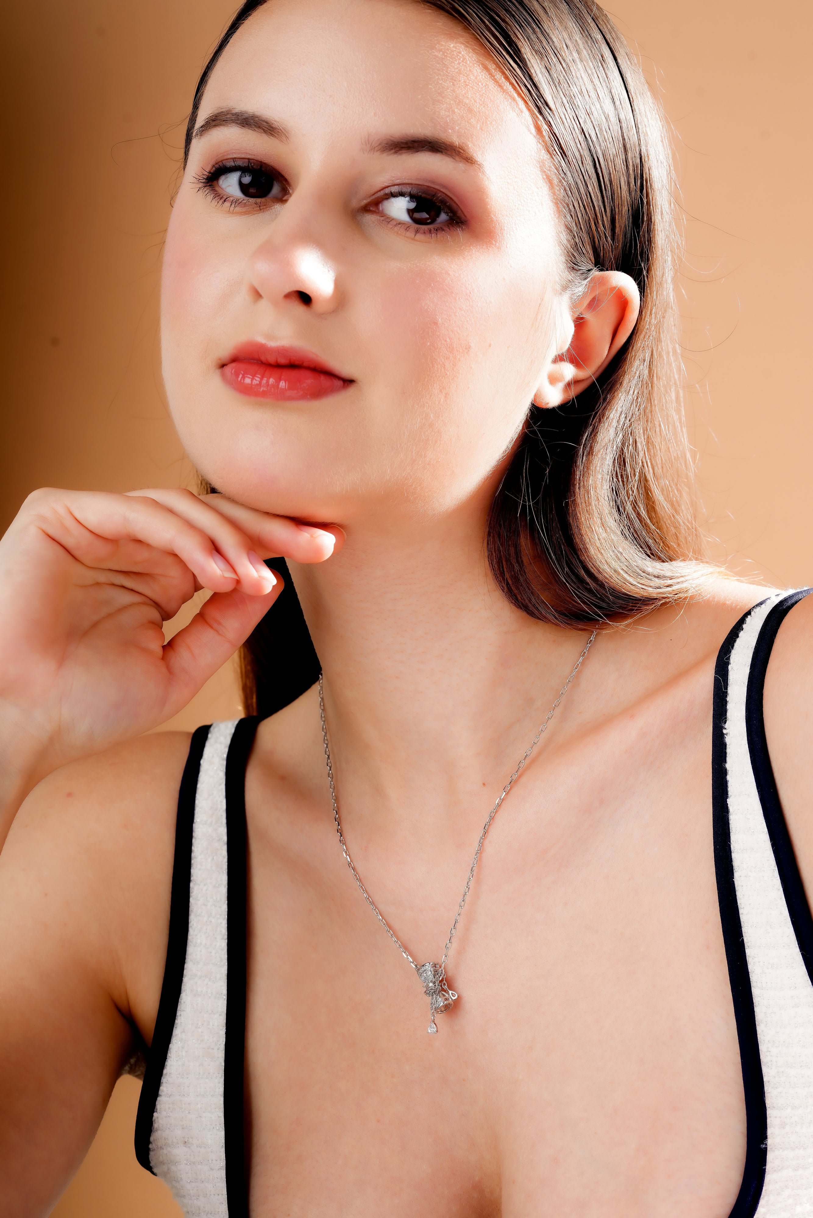 Elegant Bow Pendant Necklace for Women