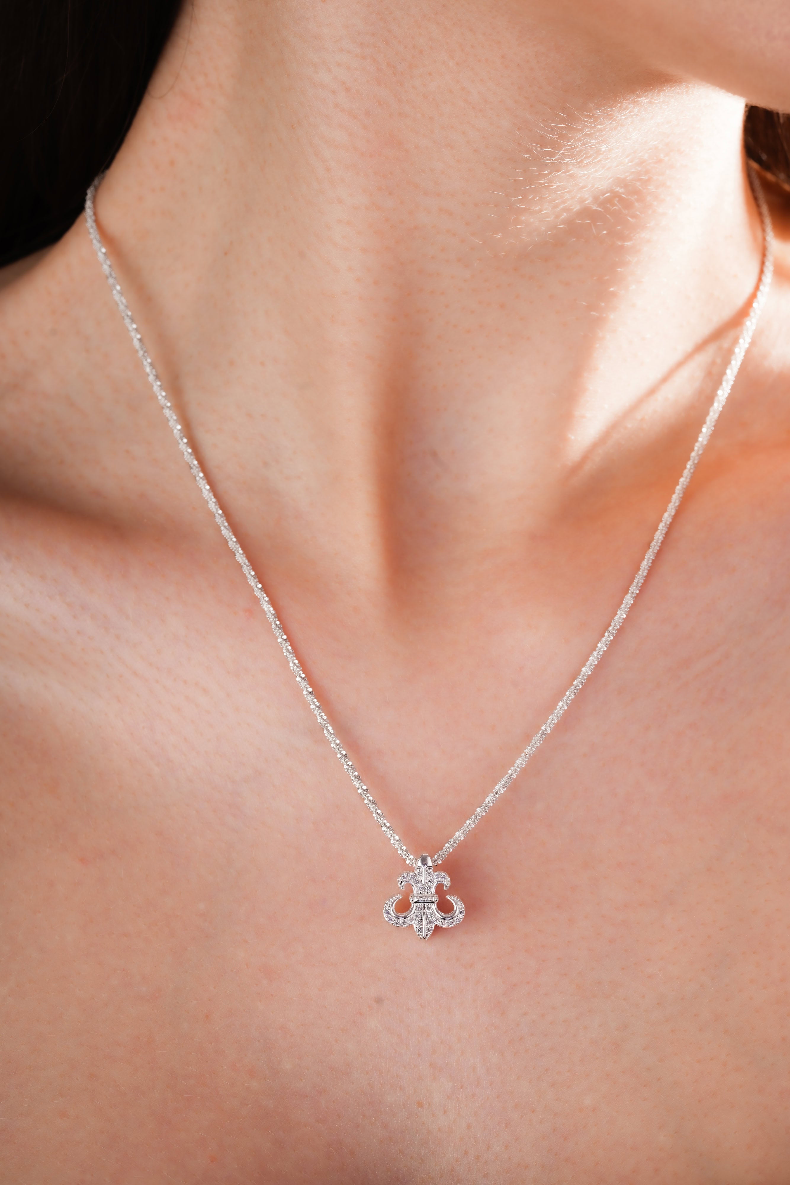 Fleur-de-Lis Pendant Necklace for Women | Silver