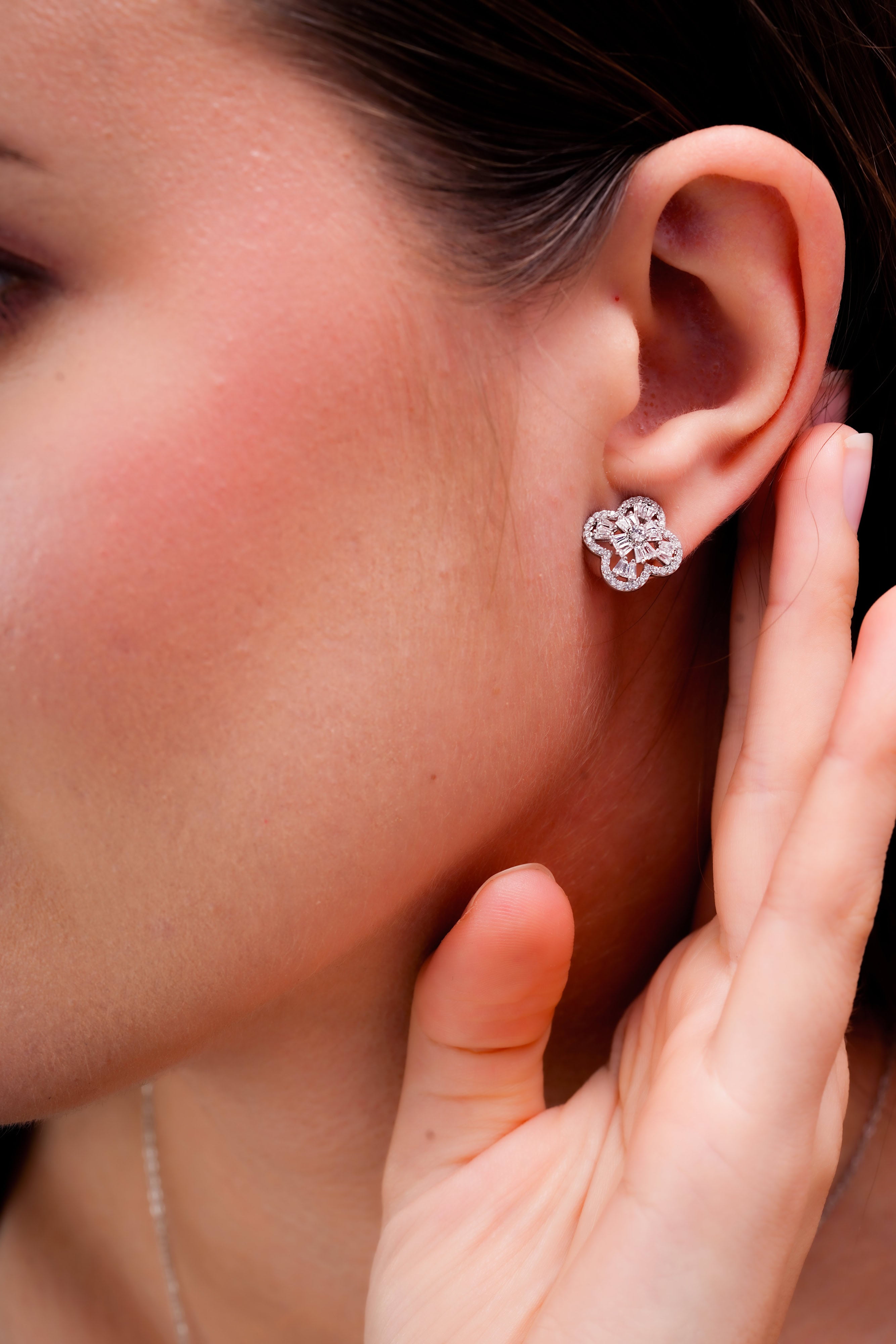 Openwork Clover Pendant and Stud Earring Set for Women