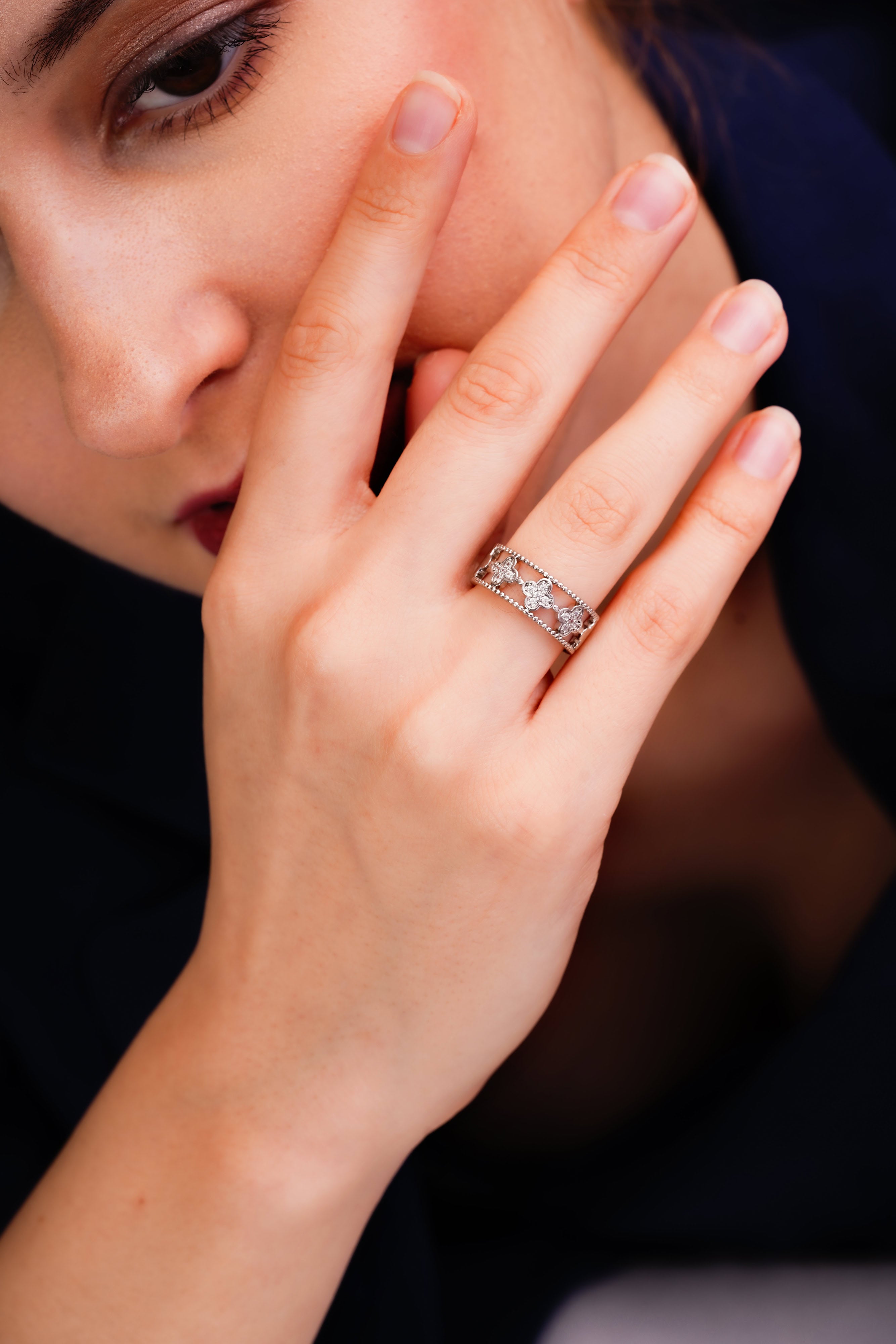 Clover Lattice Statement Band Ring for Women
