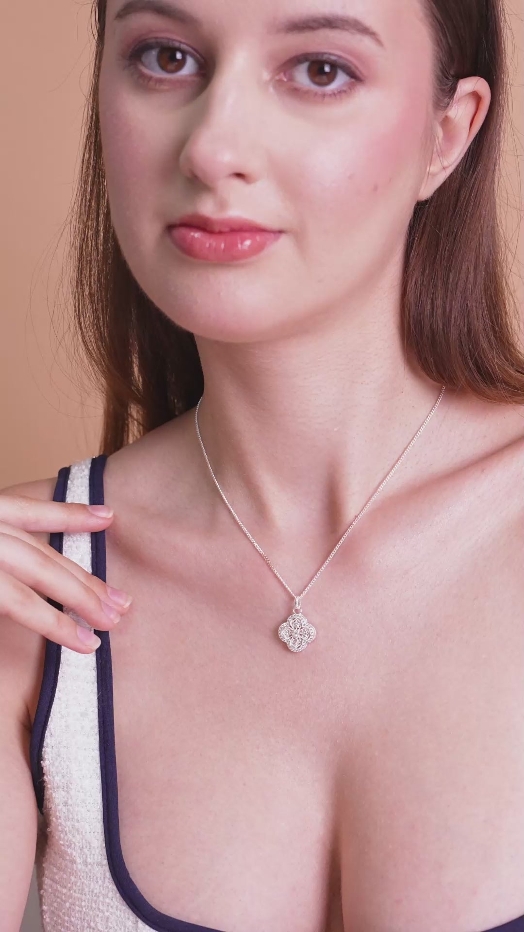 Filigree Quatrefoil Pendant Necklace for Women